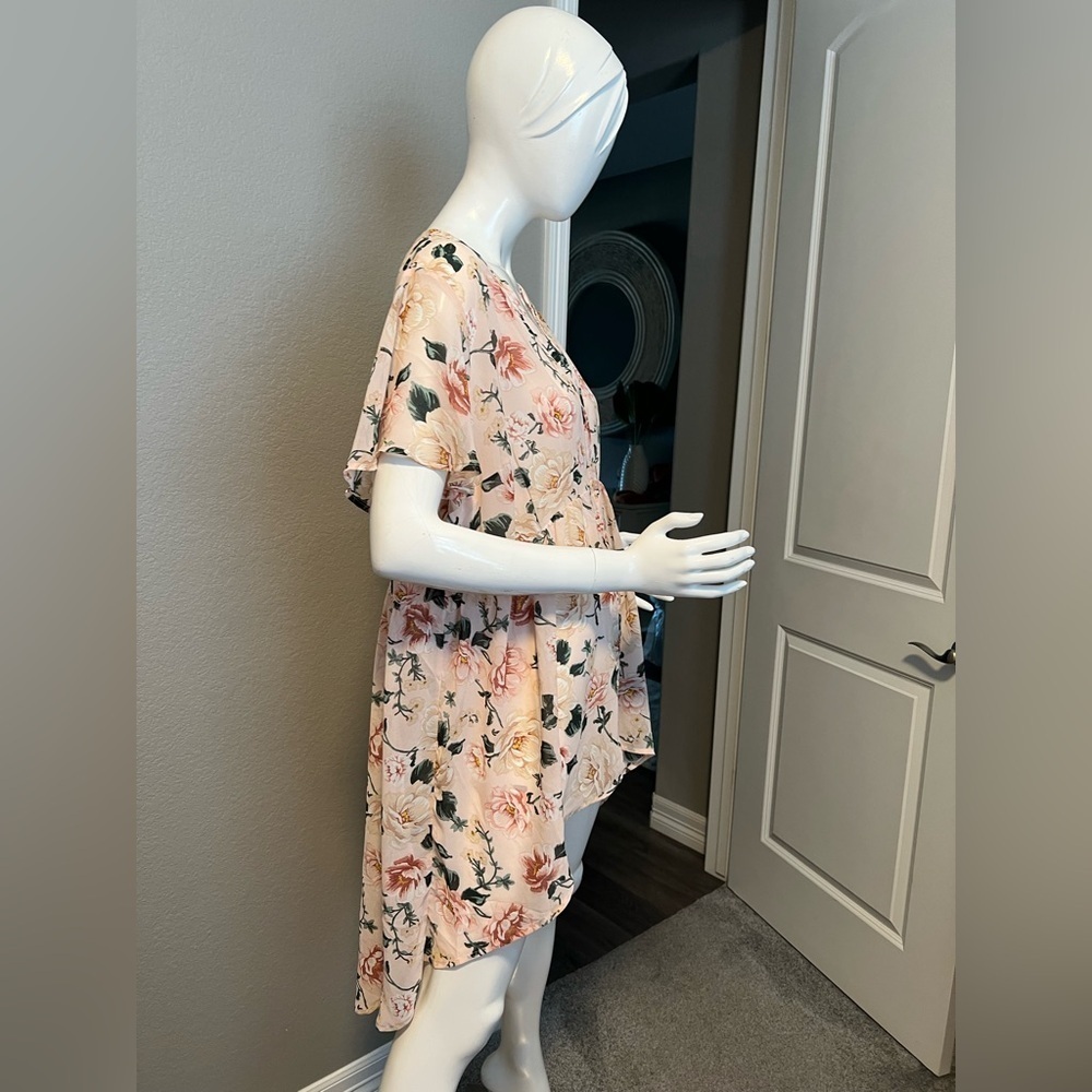 Torrid Lexie Light Pink Floral Chiffon H-Lo Babydoll Tunic Top size 1 - Picture 5 of 12